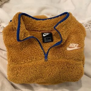 NIKE SWEATSHIRT